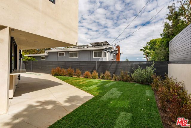 1030 Centinela Avenue, Santa Monica, CA 90403