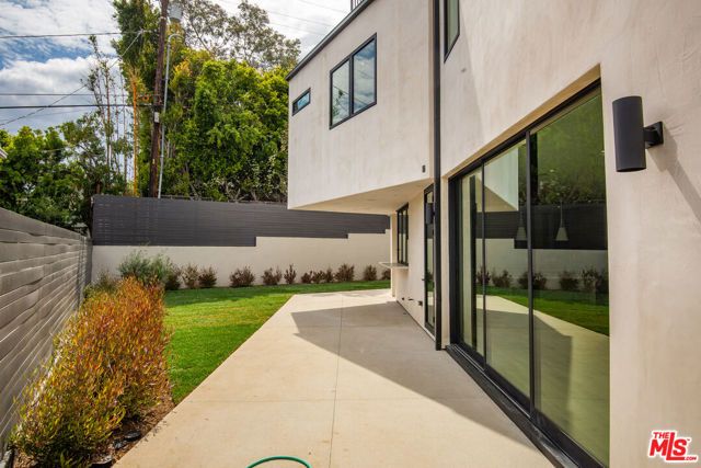 1030 Centinela Avenue, Santa Monica, CA 90403