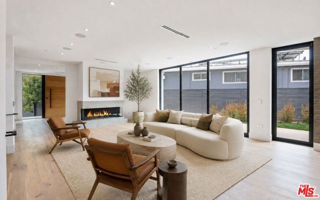 1030 Centinela Avenue, Santa Monica, CA 90403