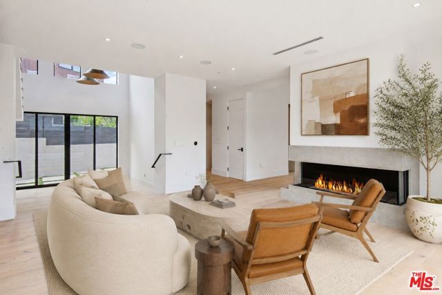 1030 Centinela Avenue, Santa Monica, CA 90403