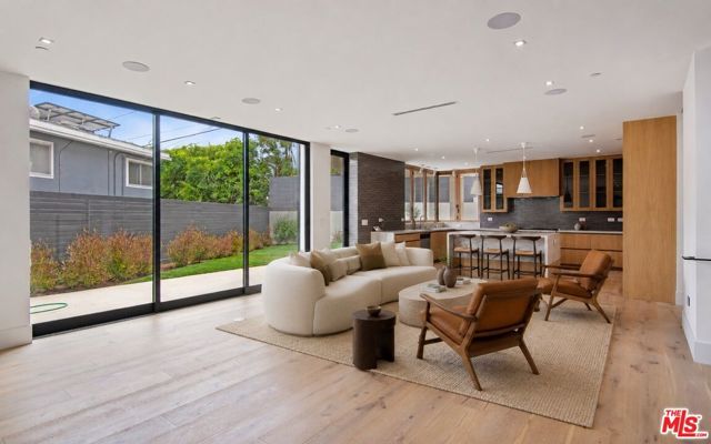 1030 Centinela Avenue, Santa Monica, CA 90403