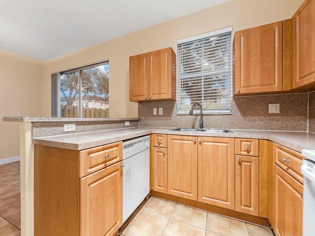 2463 SE 15th Ct, Homestead, FL 33035