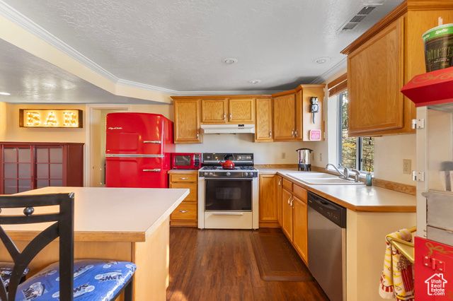 683 HILLSIDE OAK CIR, North Salt Lake, UT 84054