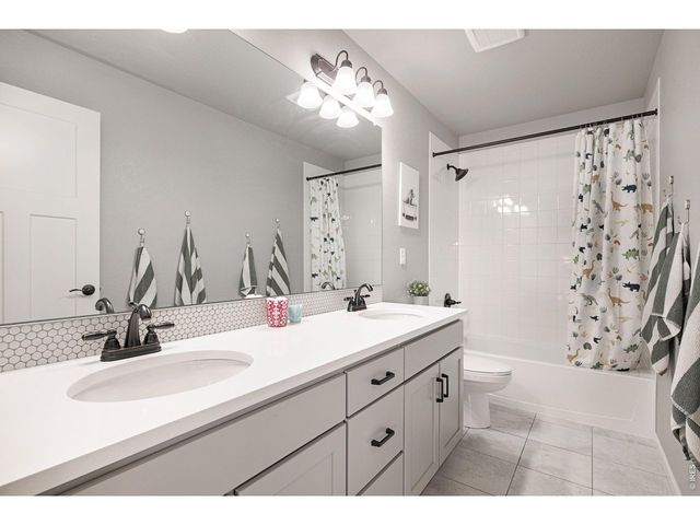 4444 Fox Grove Dr, Fort Collins, CO 80524