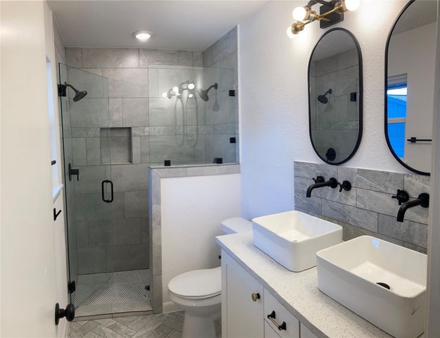 1409 Munn Drive, Ennis, TX 75119