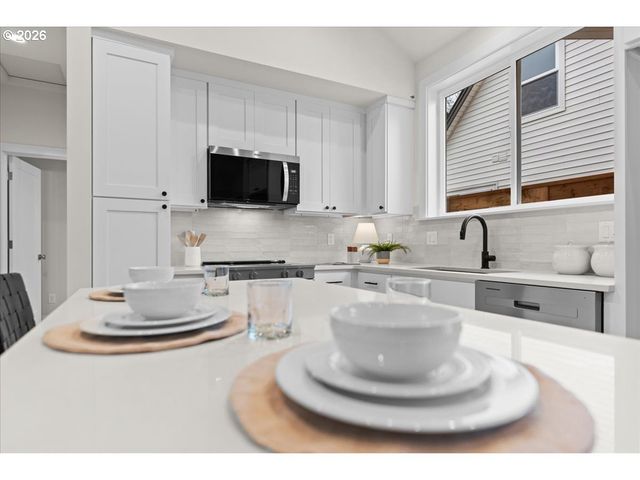 6703 Se 69th Ave B, Portland, OR 97206