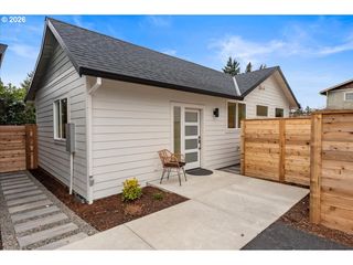 6703 Se 69th Ave B, Portland, OR 97206