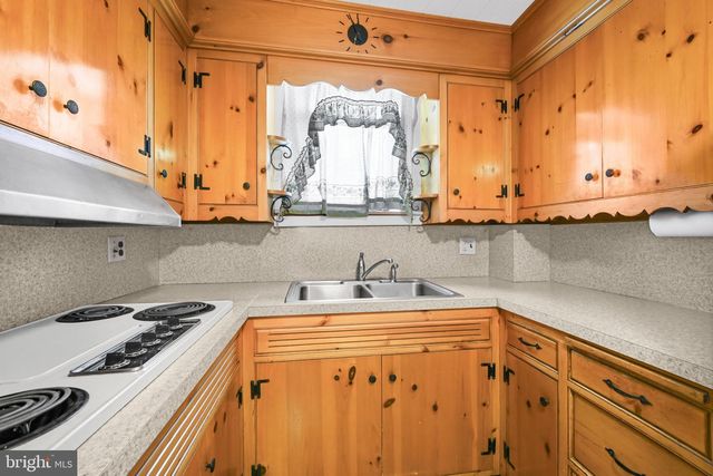 1176 MAPLE AVE, Lancaster, PA 17603