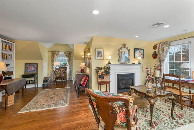 17 Curtis Road, Hampton Falls, NH 03844