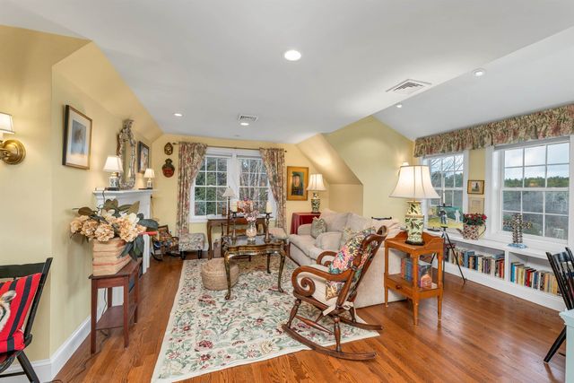 17 Curtis Road, Hampton Falls, NH 03844