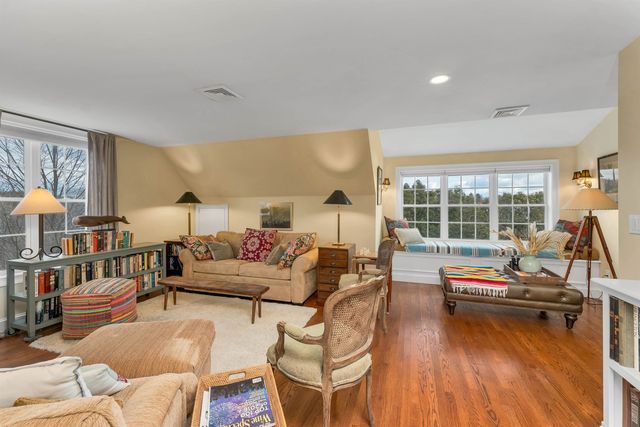 17 Curtis Road, Hampton Falls, NH 03844