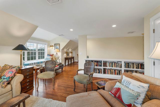 17 Curtis Road, Hampton Falls, NH 03844