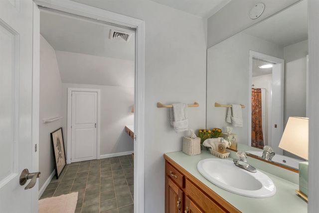 17 Curtis Road, Hampton Falls, NH 03844