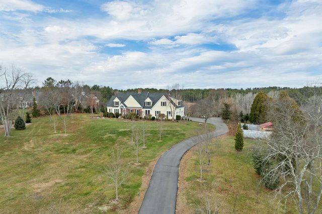 17 Curtis Road, Hampton Falls, NH 03844