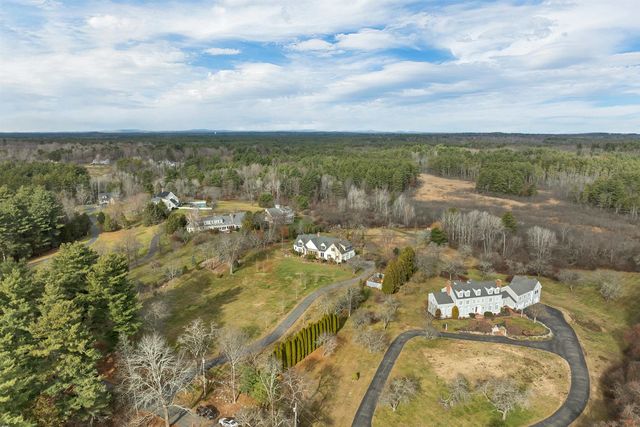 17 Curtis Road, Hampton Falls, NH 03844