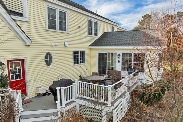 17 Curtis Road, Hampton Falls, NH 03844