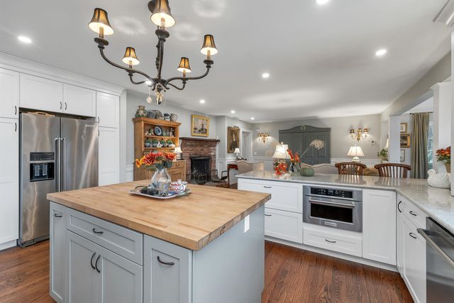 17 Curtis Road, Hampton Falls, NH 03844