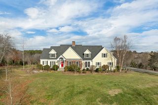 17 Curtis Road, Hampton Falls, NH 03844