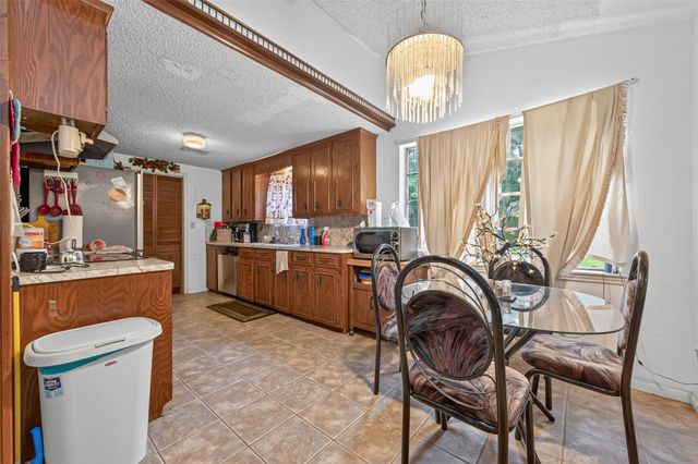 89 County Road 3375, Cleveland, TX 77327