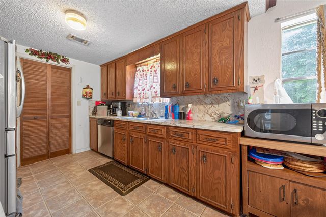 89 County Road 3375, Cleveland, TX 77327