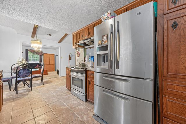 89 County Road 3375, Cleveland, TX 77327