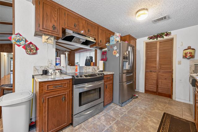 89 County Road 3375, Cleveland, TX 77327