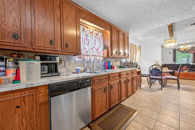 89 County Road 3375, Cleveland, TX 77327