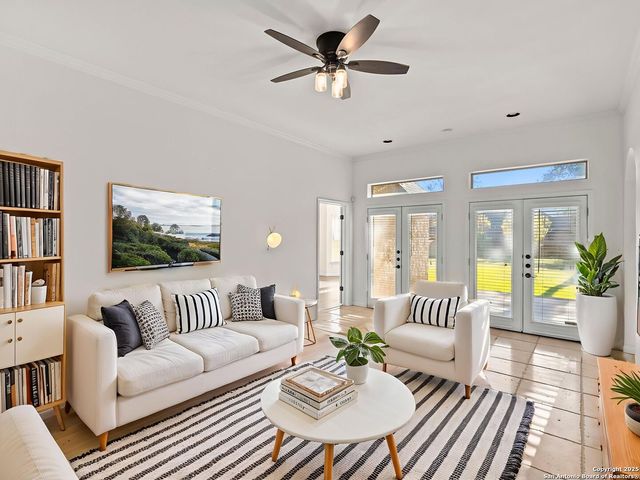 837 Lakeview, Mcqueeney, TX 78123