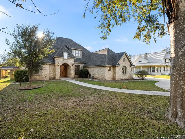 837 Lakeview, Mcqueeney, TX 78123