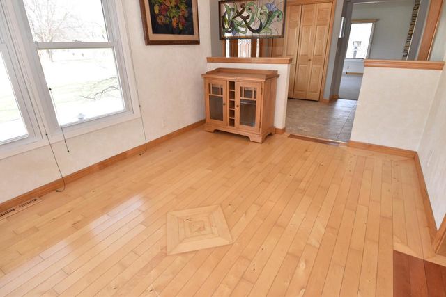 10570 W Pallottine DRIVE, Greenfield, WI 53228