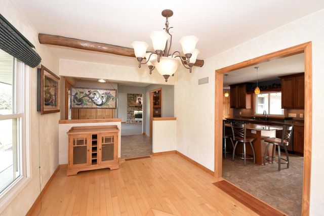 10570 W Pallottine DRIVE, Greenfield, WI 53228