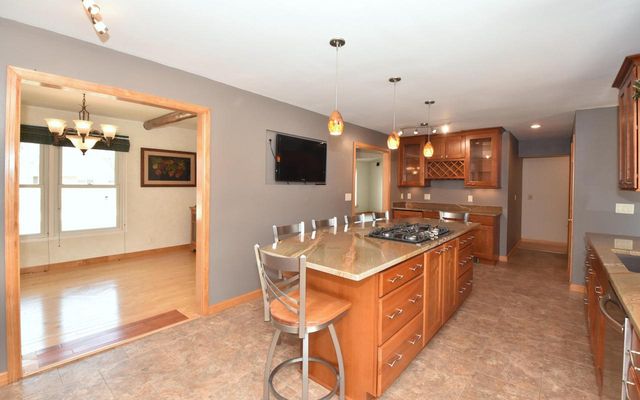 10570 W Pallottine DRIVE, Greenfield, WI 53228