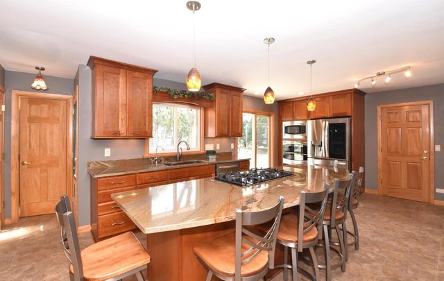 10570 W Pallottine DRIVE, Greenfield, WI 53228