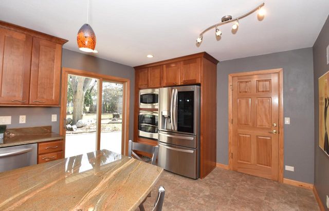 10570 W Pallottine DRIVE, Greenfield, WI 53228