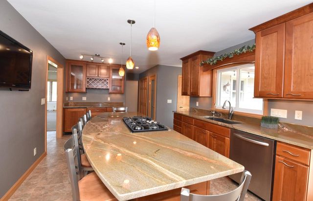 10570 W Pallottine DRIVE, Greenfield, WI 53228