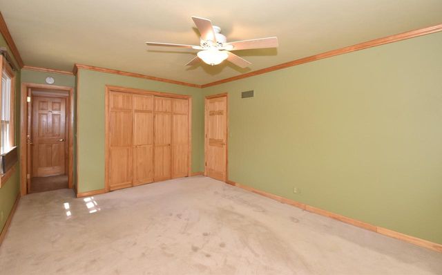 10570 W Pallottine DRIVE, Greenfield, WI 53228