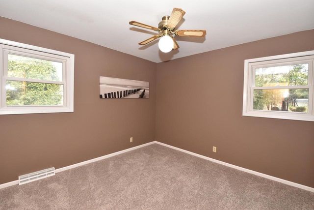 10570 W Pallottine DRIVE, Greenfield, WI 53228