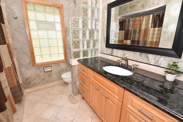 10570 W Pallottine DRIVE, Greenfield, WI 53228