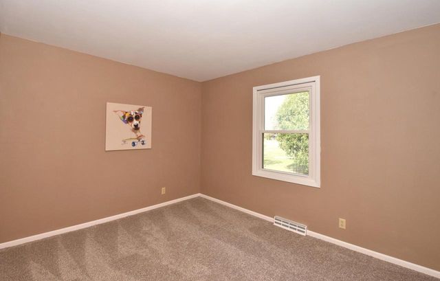 10570 W Pallottine DRIVE, Greenfield, WI 53228