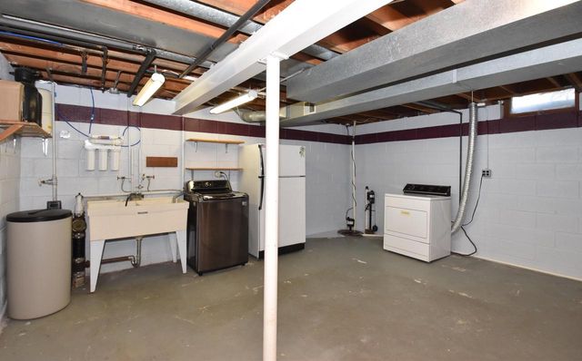 10570 W Pallottine DRIVE, Greenfield, WI 53228