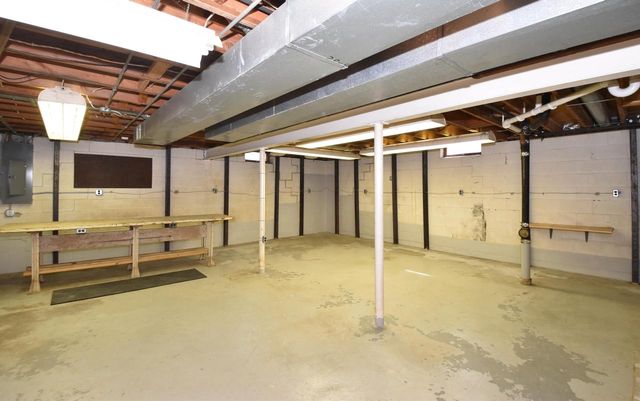 10570 W Pallottine DRIVE, Greenfield, WI 53228