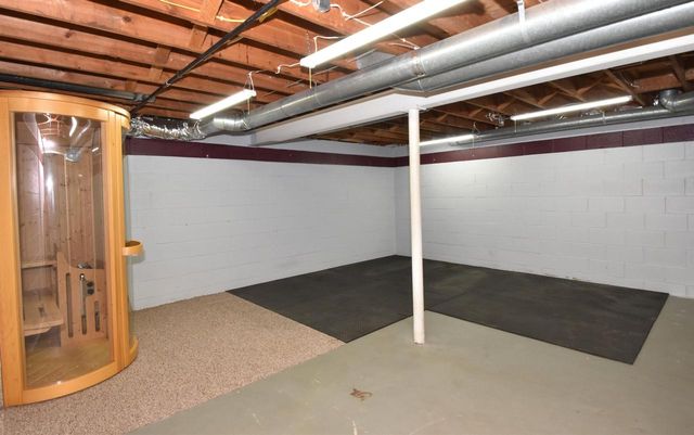 10570 W Pallottine DRIVE, Greenfield, WI 53228