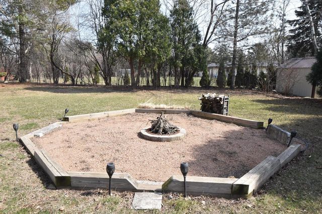 10570 W Pallottine DRIVE, Greenfield, WI 53228