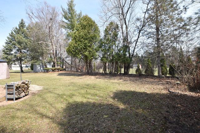10570 W Pallottine DRIVE, Greenfield, WI 53228