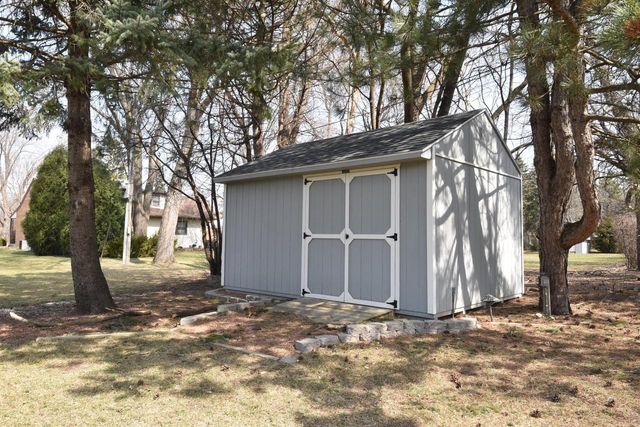 10570 W Pallottine DRIVE, Greenfield, WI 53228