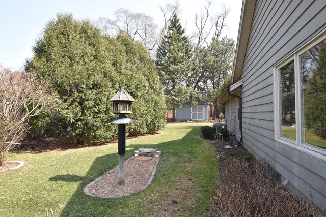 10570 W Pallottine DRIVE, Greenfield, WI 53228