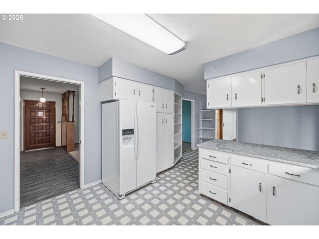 704 TOLIVER Rd, Molalla, OR 97038