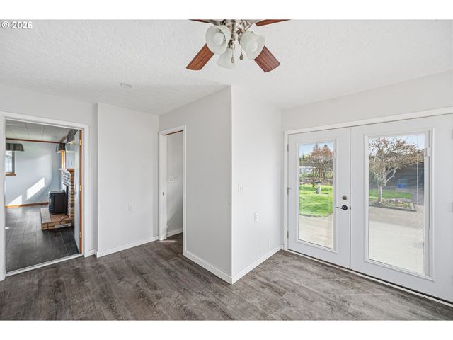 704 TOLIVER Rd, Molalla, OR 97038