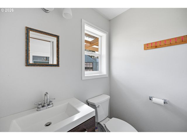 704 TOLIVER Rd, Molalla, OR 97038