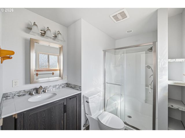 704 TOLIVER Rd, Molalla, OR 97038